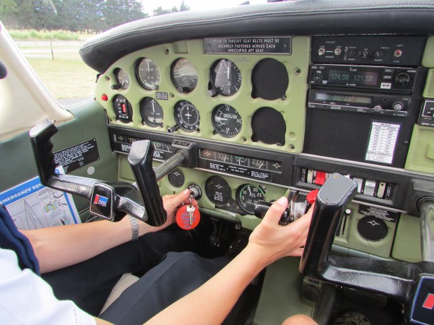 Cabin crew doors to manual and cross-check